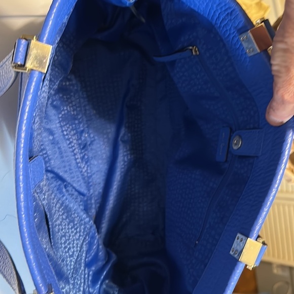 Huge Kate Spade purse. About 15.5 inches wide and about 12 inches tall Blue - Picture 2 of 9